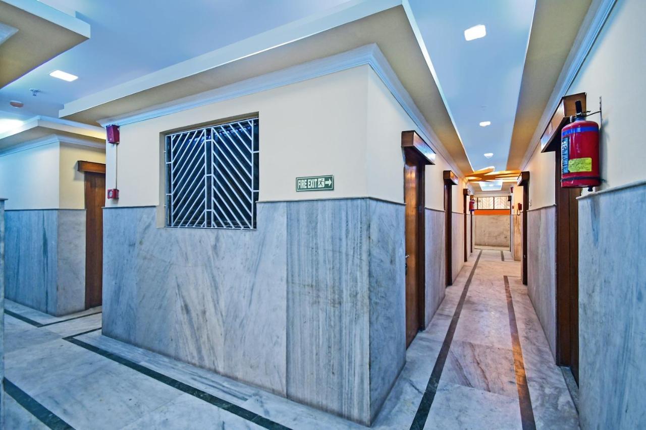 Oyo 85829 Max International Hotel Calcuta Exterior foto
